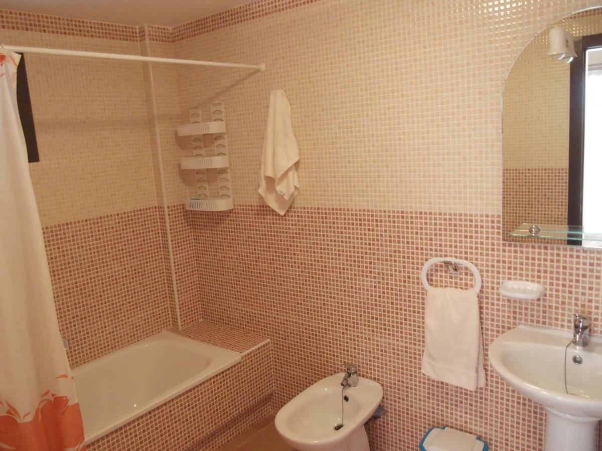 Apartamento Tranquilo Cerca De Buena Piscina Y Con Buen Aire Acondicionado 阿桂拉斯 外观 照片